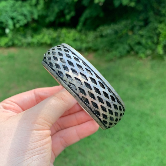 3D  Metal Trellis Bangle Bracelet - Picture 11 of 11